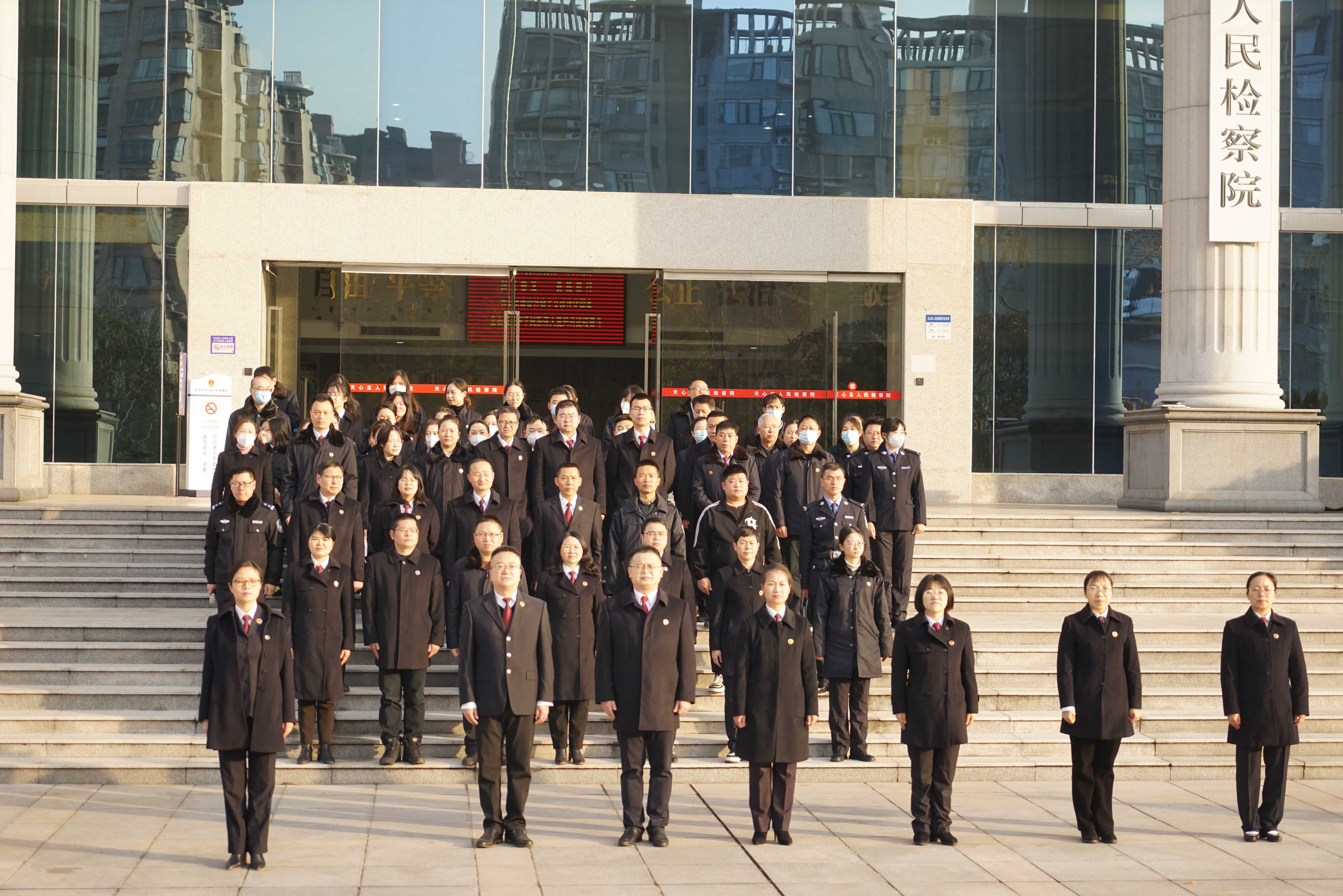 “旗”贺新春，再启征程——天心区365体育旗下_beat365官方app安卓版下载_365bet投注网举行新年升国旗仪式